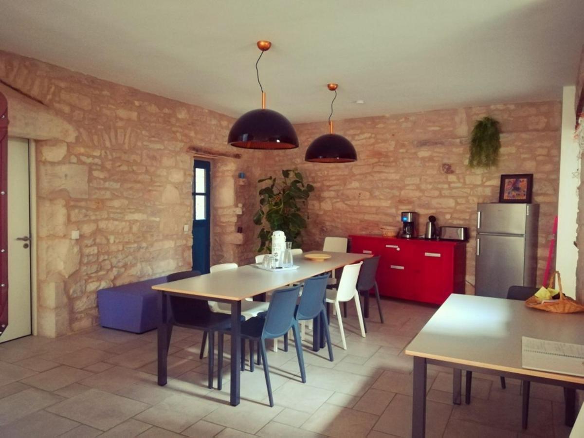 Gite La Maison Des Pelerins Villeneuve-d'Aveyron Экстерьер фото