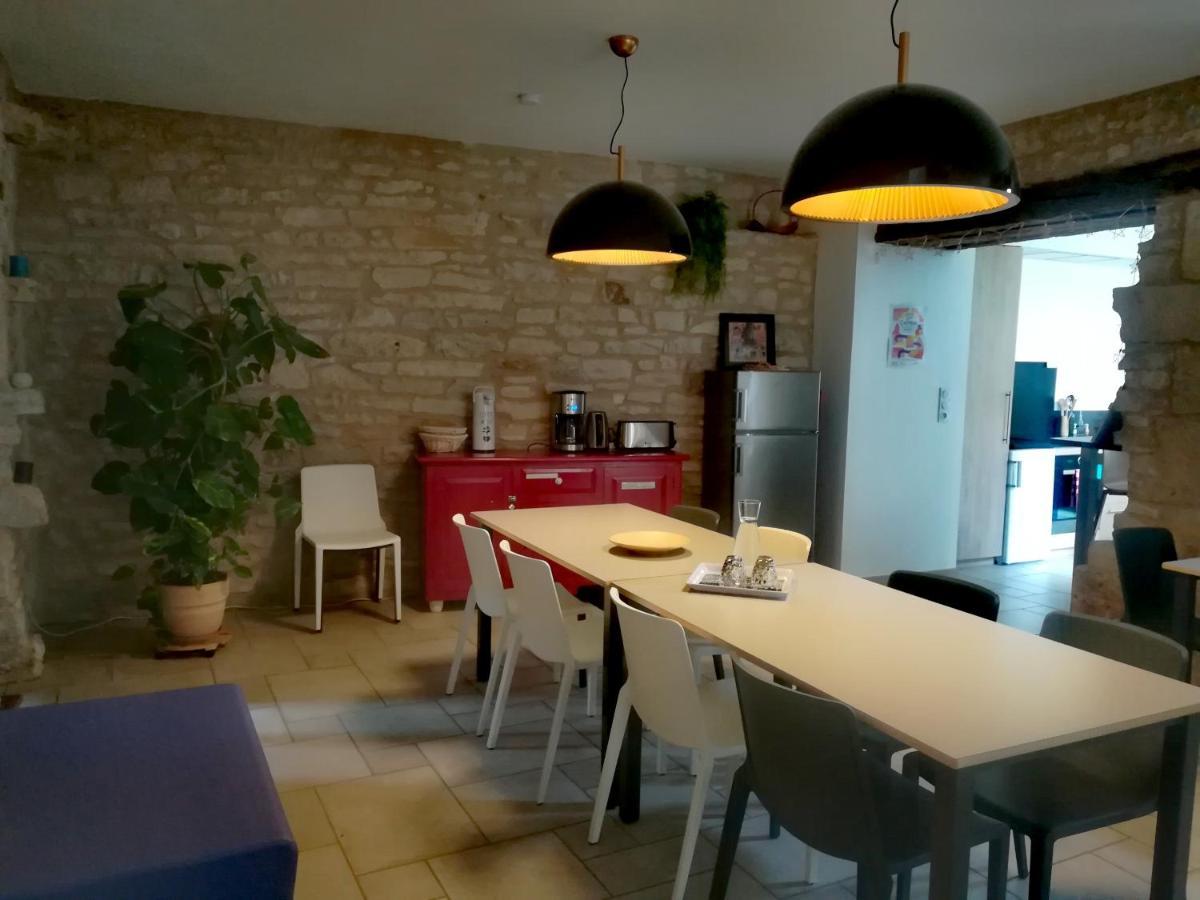 Gite La Maison Des Pelerins Villeneuve-d'Aveyron Экстерьер фото